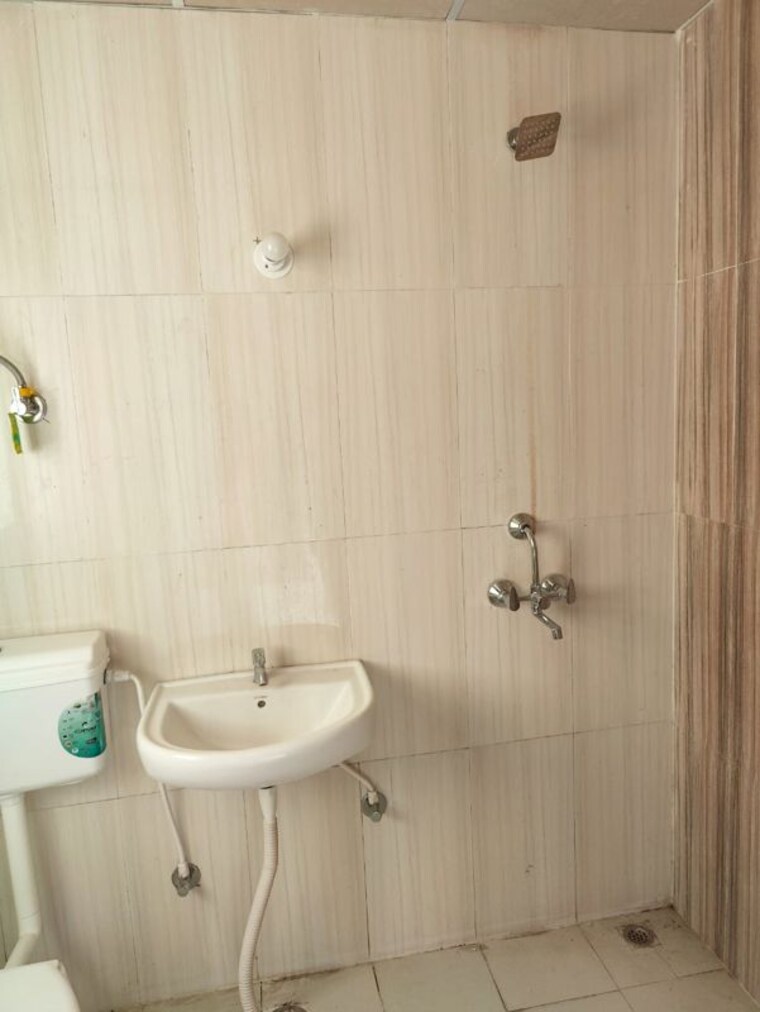 Bathroom, pivotal-riddhi-siddhi 2 Bedroom 587 Sq.Ft. Apartment In Sector 99 Gurgaon 10037577