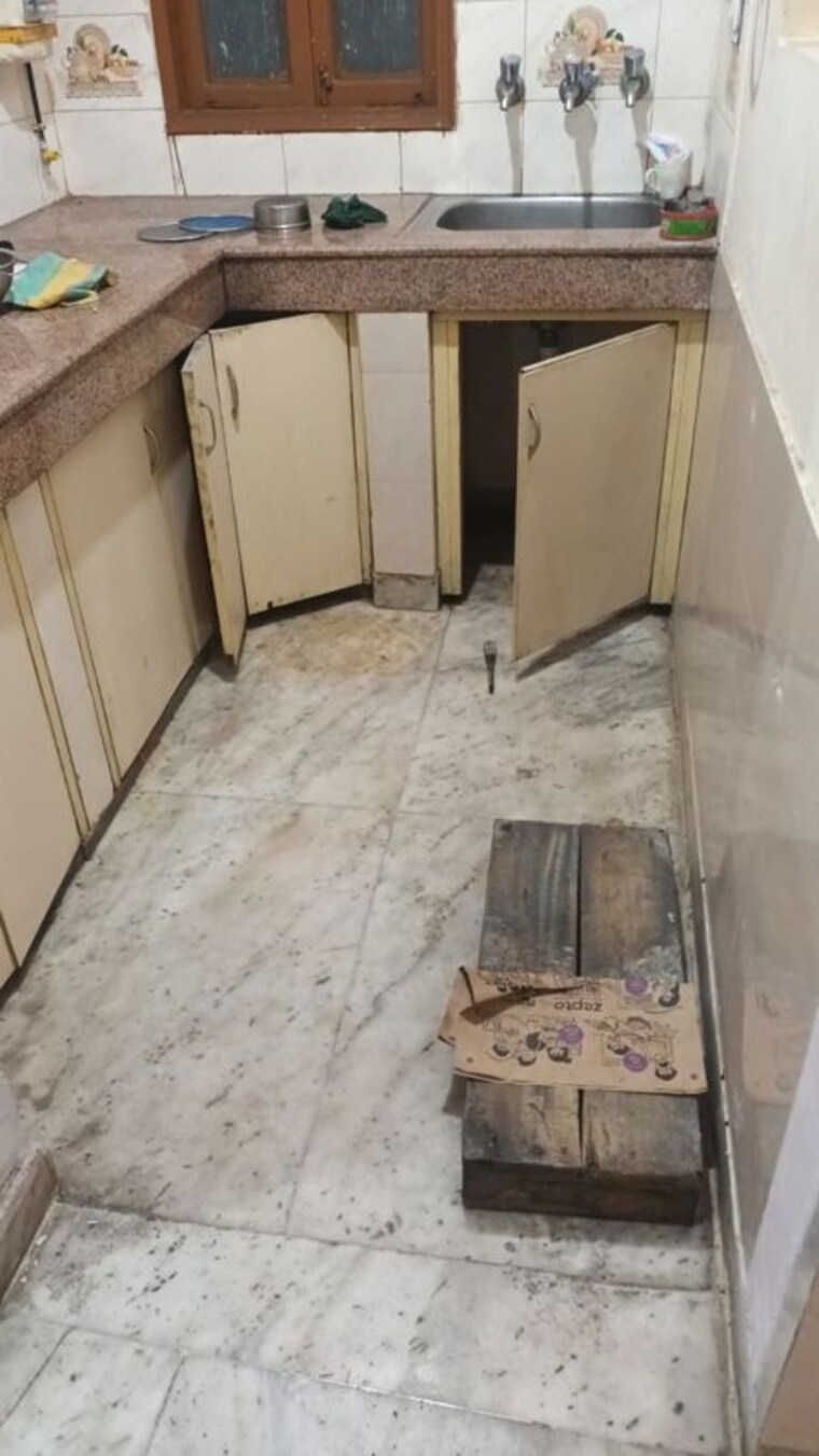 Kitchen, mayur vihar 2.5 Bedroom 700 Sq.Ft. Builder Floor In Mayur Vihar Delhi 10037628
