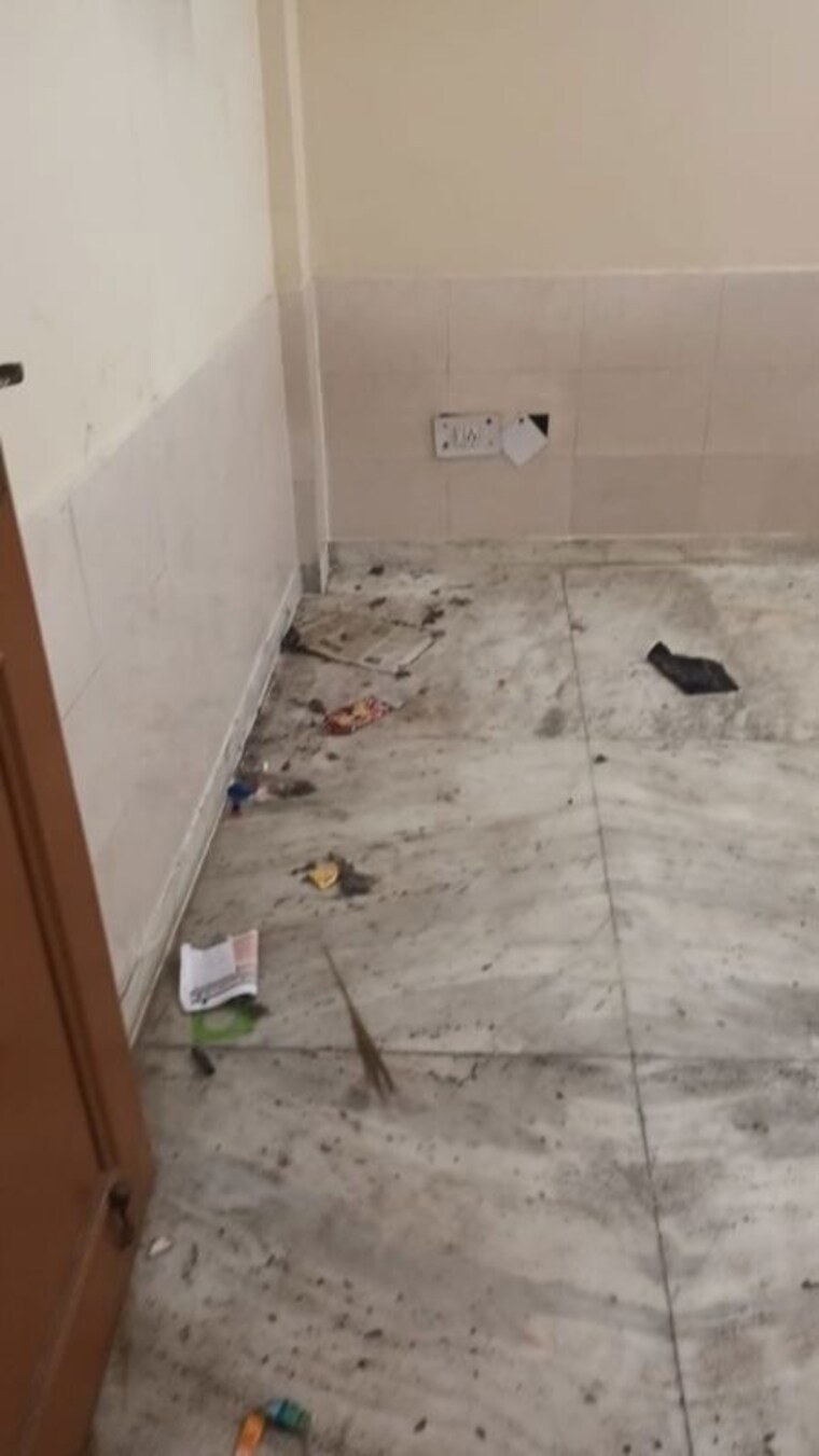 Bathroom, mayur vihar 2.5 Bedroom 700 Sq.Ft. Builder Floor In Mayur Vihar Delhi 10037628