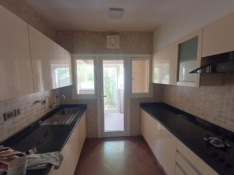 Kitchen, sobha-international-city-phase-1 4 Bedroom 270 Sq.Yd. Villa In Sector 109 Gurgaon 10037665