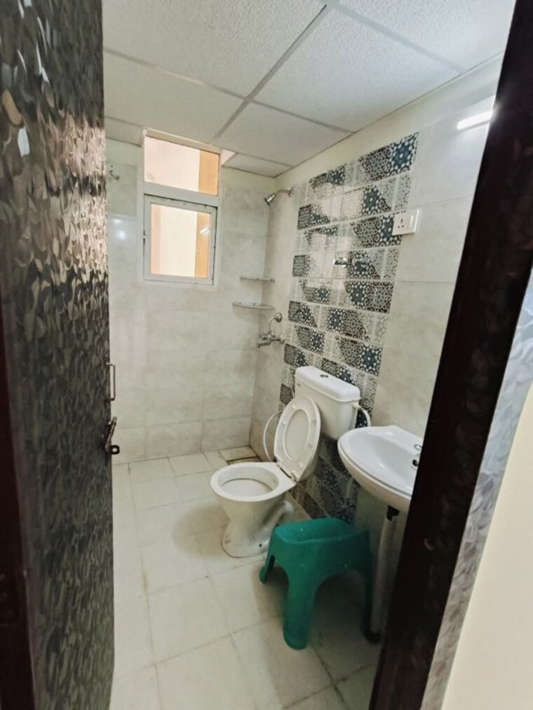 Bathroom, signature-global-proxima-phase-2 2 Bedroom 665 Sq.Ft. Apartment In Sector 89 Gurgaon 10037694