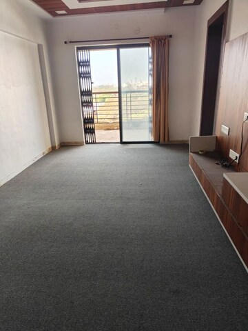 Room in 2 BHK Apartment at Raheja Vistas Phase 3, Mohammadwadi – for Sale