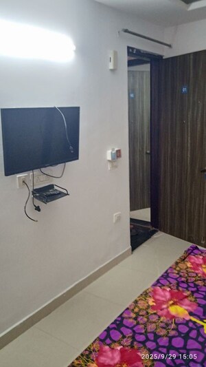 Furnished Amenities in 1 RK Builder Floor at Vipul Square, Sushant Lok I – for Rent