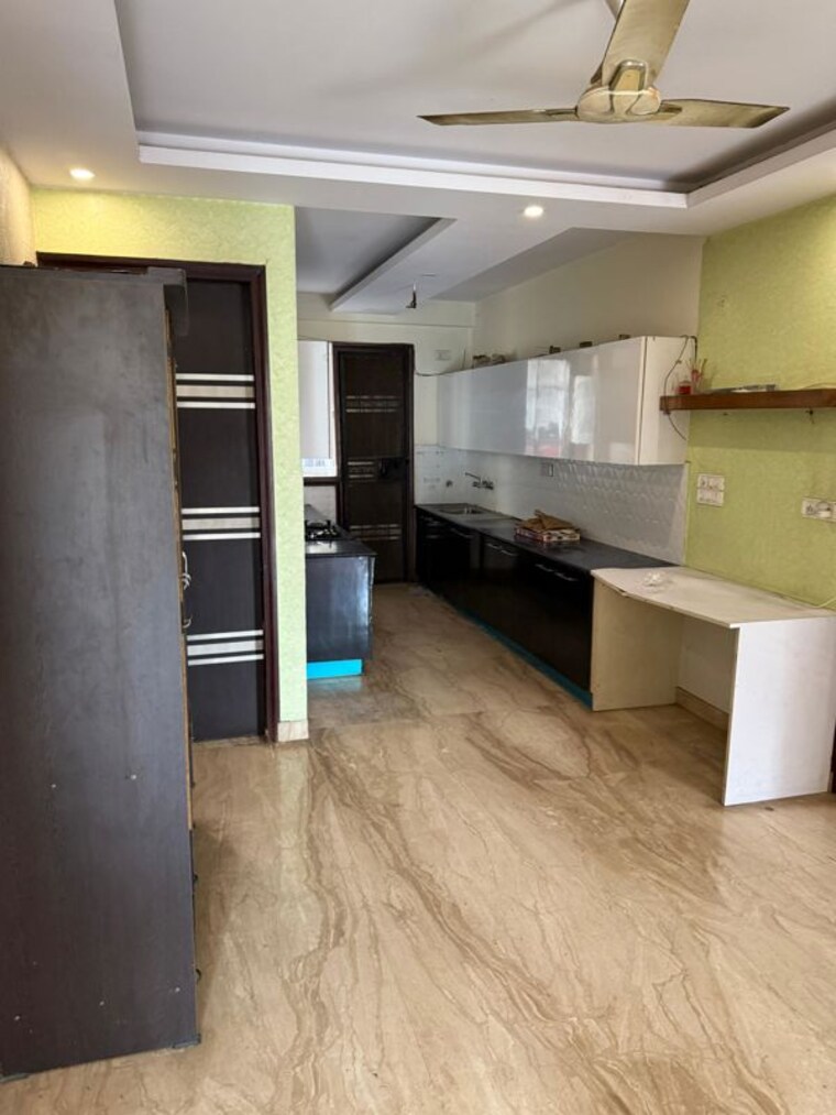  Parking, sector 45 3 Bedroom 200 Sq.Yd. Builder Floor In Sector 45 Gurgaon 10037910