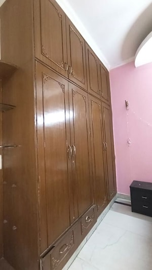 Furnished Amenities in 6 BHK Villa at Safdarjung Enclave – for Sale