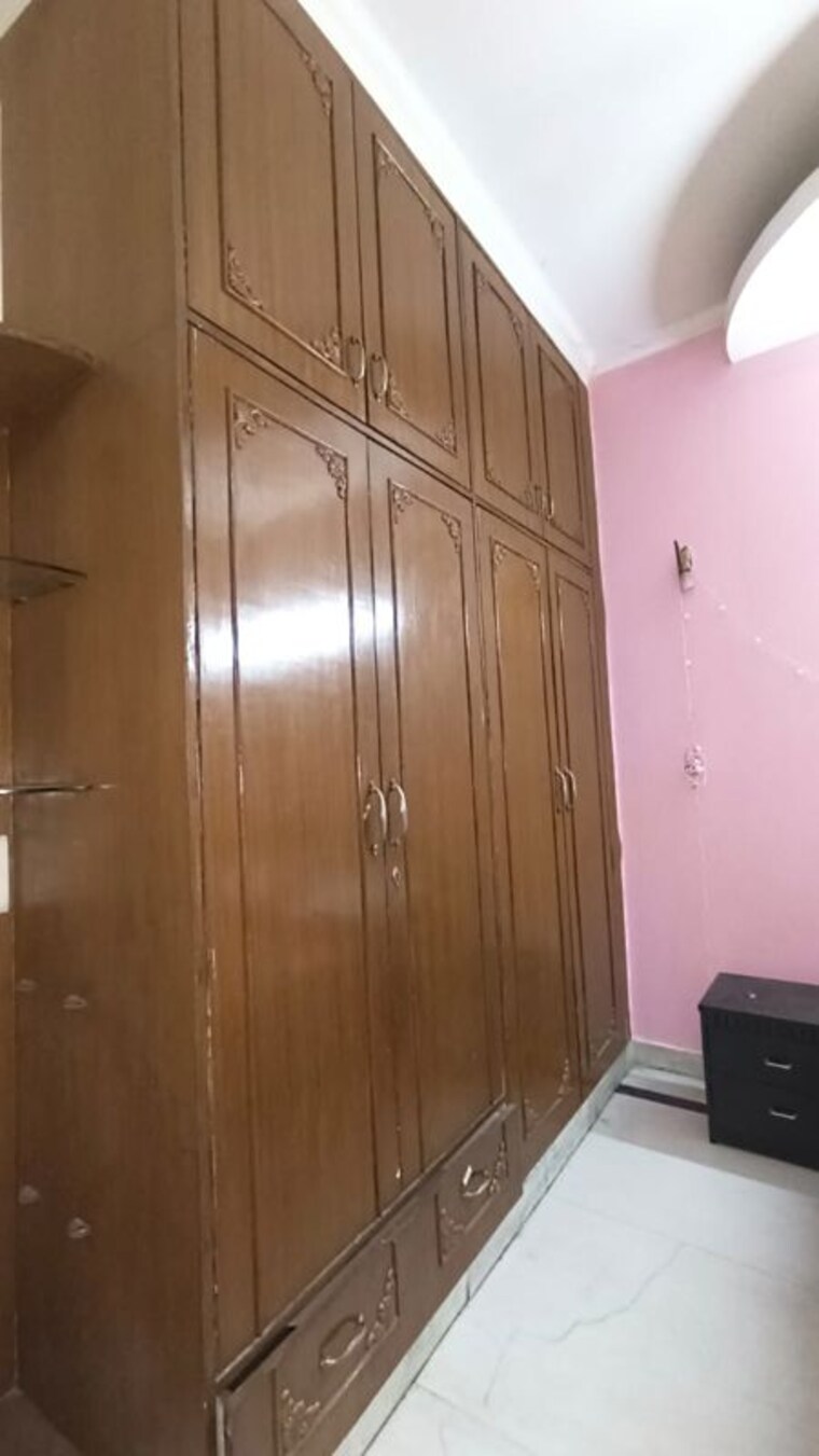 undefined, safdarjung enclave 6 Bedroom 272 Sq.Yd. Villa In Safdarjung Enclave Delhi 10038005