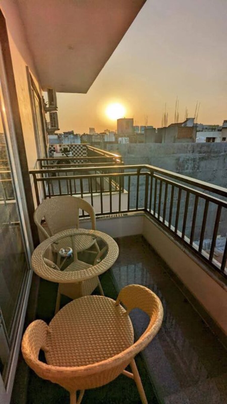 Balcony, saket 1 Bedroom 650 Sq.Ft. Apartment In Saket Delhi 10038309