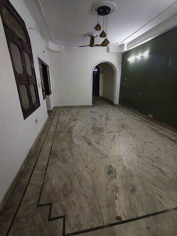 Bedroom in 3 BHK Builder Floor at Vaishali Sector 2 – for Rent