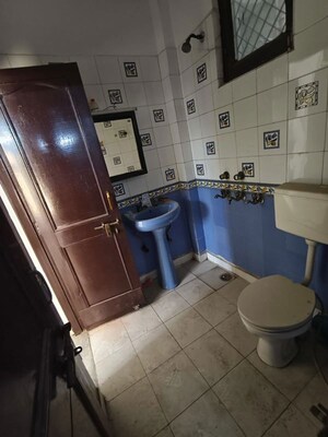 Master Bedroom in 3 BHK Builder Floor at Vaishali Sector 2 – for Rent