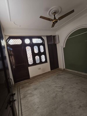 Parking in 3 BHK Builder Floor at Vaishali Sector 2 – for Rent