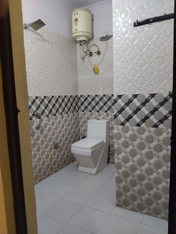 Bathroom in 1 BHK Builder Floor at Neb Sarai – for Rent