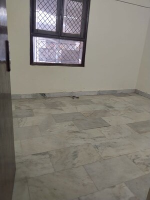 Room in 1 BHK Builder Floor at Neb Sarai – for Rent