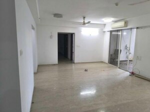 Room in 4 BHK Apartment at Sumer Trinity Towers, Prabhadevi – for Rent
