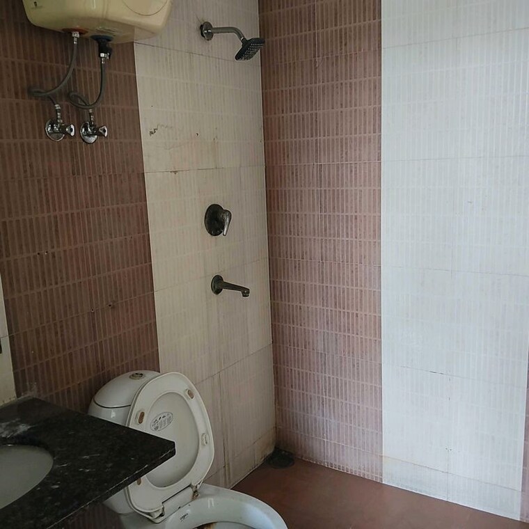 Bathroom, omaxe-grand 2 Bedroom 1110 Sq.Ft. Apartment In Sector 93b Noida 10038450
