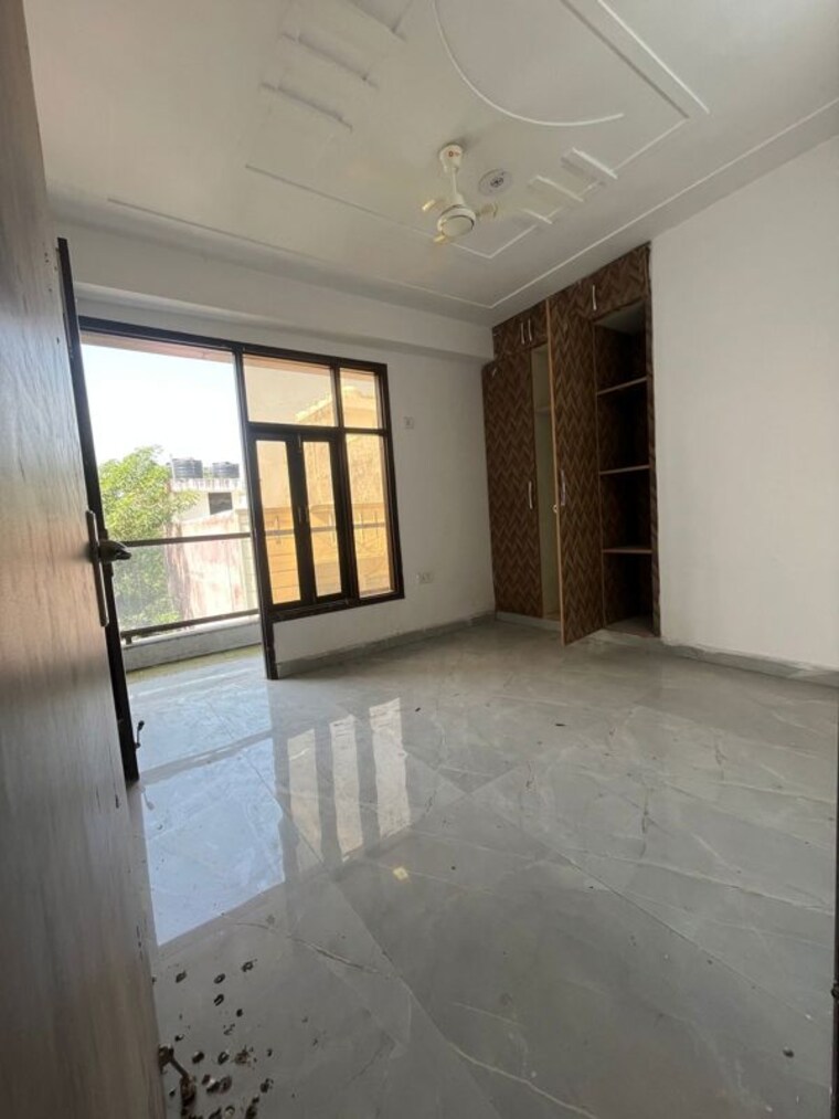 Room, rajpur khurd extension 3 Bedroom 140 Sq.Yd. Builder Floor In Rajpur Khurd Extension Delhi 10038471