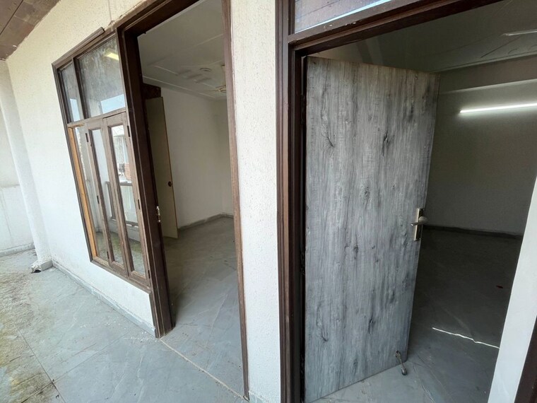 Room, rajpur khurd extension 3 Bedroom 140 Sq.Yd. Builder Floor In Rajpur Khurd Extension Delhi 10038471