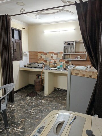 Master Bedroom in 1.5 BHK Builder Floor at RWA Federation, Vaishali Sector 5 – for Rent