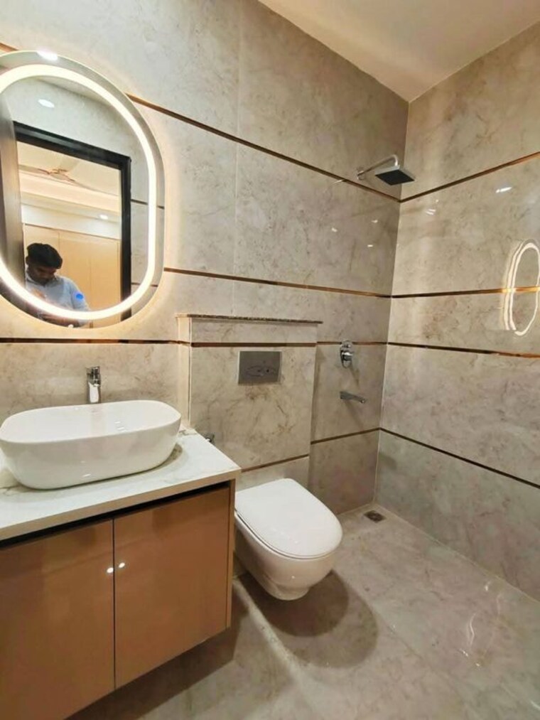 Bathroom, saket 3 Bedroom 1600 Sq.Ft. Apartment In Saket Delhi 10038619