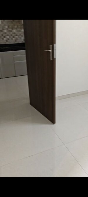 Room in Studio Apartment at Roha Vatika, Kurla East – for Rent