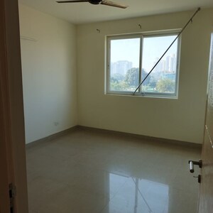 Room in 3.5 BHK Apartment at Emaar Emerald Floors Premier, Sector 65 – for Sale