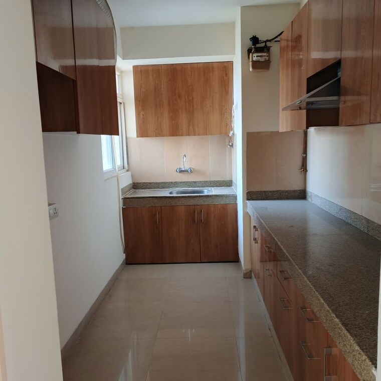 Kitchen, emaar-emerald-floors-premier 3.5 Bedroom 1600 Sq.Ft. Apartment In Sector 65 Gurgaon 10038873