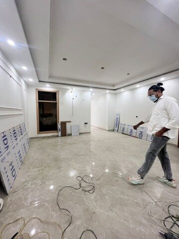 Room in 3 BHK Builder Floor at Palm Residency Chhatarpur, Chattarpur – for Sale