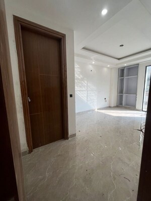 Room in 3 BHK Builder Floor at Palm Residency Chhatarpur, Chattarpur – for Sale