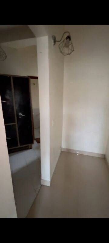 Room in 4 BHK Apartment at Mapsko Royale Ville, Sector 82 – for Rent