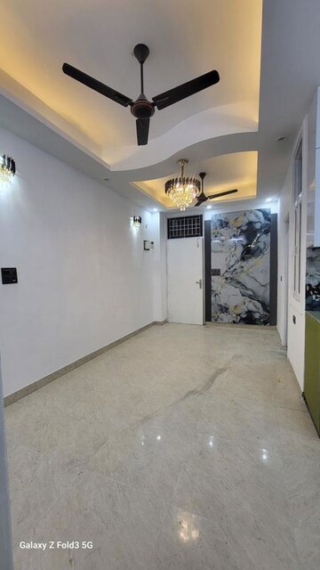 Room in 1 BHK Builder Floor at Vaishali Sector 2 – for Rent