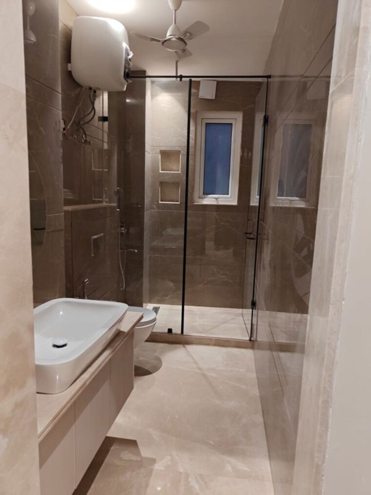 Bathroom, greater kailash ii 4 Bedroom 2700 Sq.Ft. Builder Floor In Greater Kailash ii Delhi 10039006