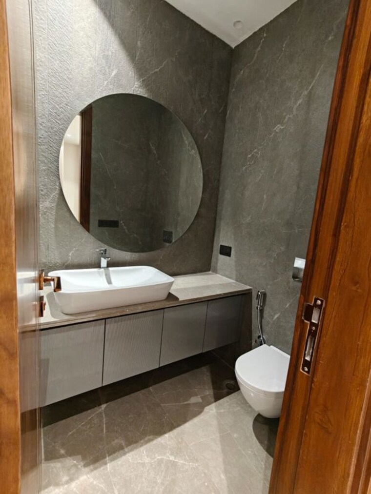 Bathroom, greater kailash ii 4 Bedroom 2700 Sq.Ft. Builder Floor In Greater Kailash ii Delhi 10039006