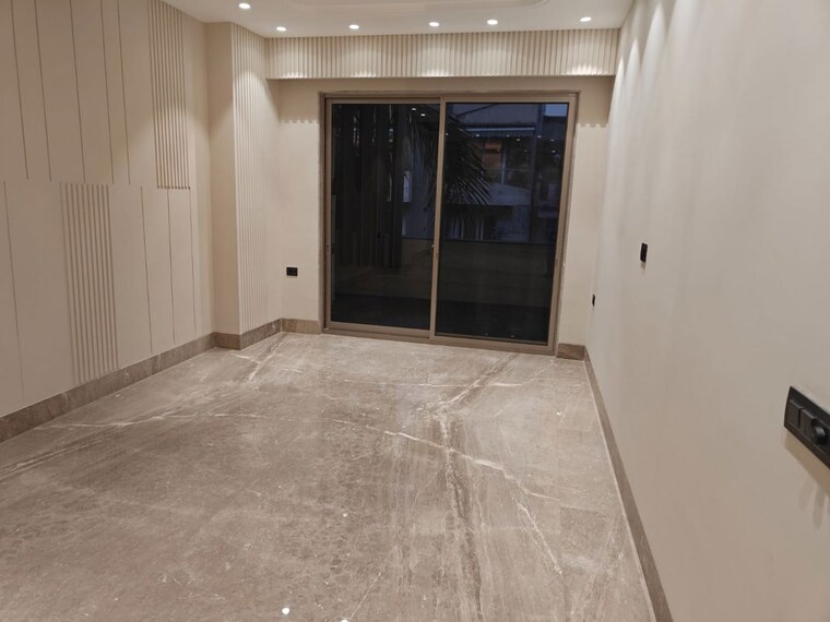 Room, greater kailash ii 4 Bedroom 2700 Sq.Ft. Builder Floor In Greater Kailash ii Delhi 10039006