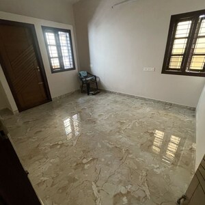 Room in 2 BHK Apartment at Frazer Town – for Rent