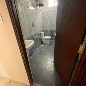 Bathroom in 2 BHK Apartment at Frazer Town – for Rent