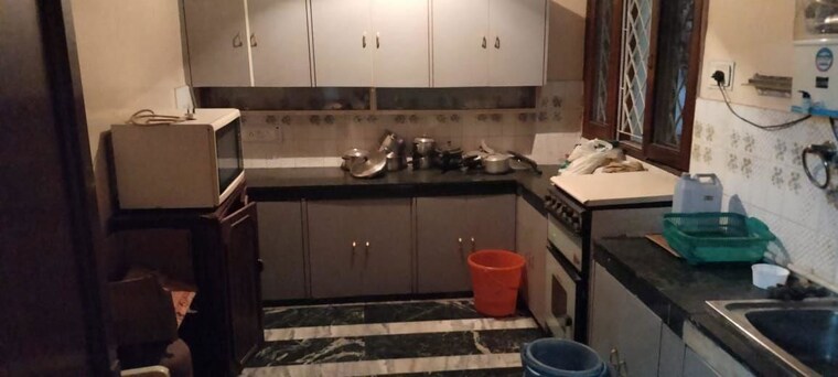 Kitchen, greater kailash i 3 Bedroom 3150 Sq.Ft. Builder Floor In Greater Kailash I Delhi 10039109