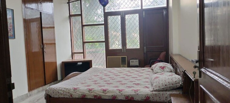 Bedroom, greater kailash i 3 Bedroom 3150 Sq.Ft. Builder Floor In Greater Kailash I Delhi 10039109