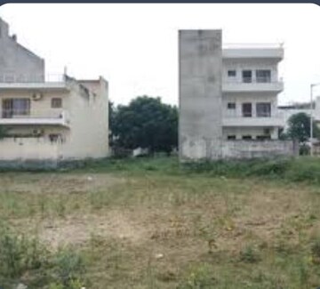  Plot For Sale in Sector 77