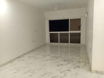 Room in 3 BHK Apartment at Raheja Ridgewood, Goregaon East – for Sale