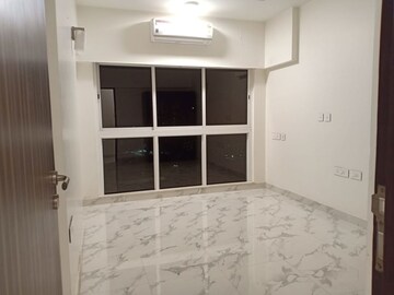Room in 3 BHK Apartment at Raheja Ridgewood, Goregaon East – for Sale