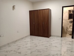Room in 3 BHK Apartment at Raheja Ridgewood, Goregaon East – for Sale