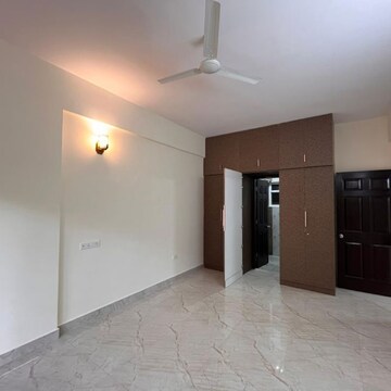 Room in 2 BHK Apartment at Frazer Town – for Rent
