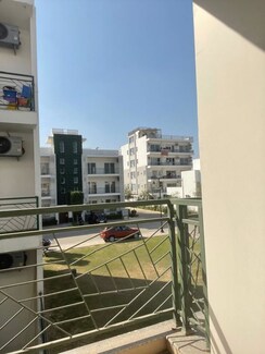 3 BHK Builder Floor For Rent in Central Park Flower Valley