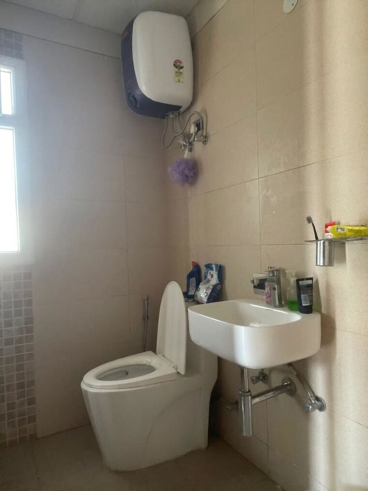 Bathroom, central-park-flower-valley 3 Bedroom 1274 Sq.Ft. Builder Floor In Sohna Sector 33 Gurgaon 10039278