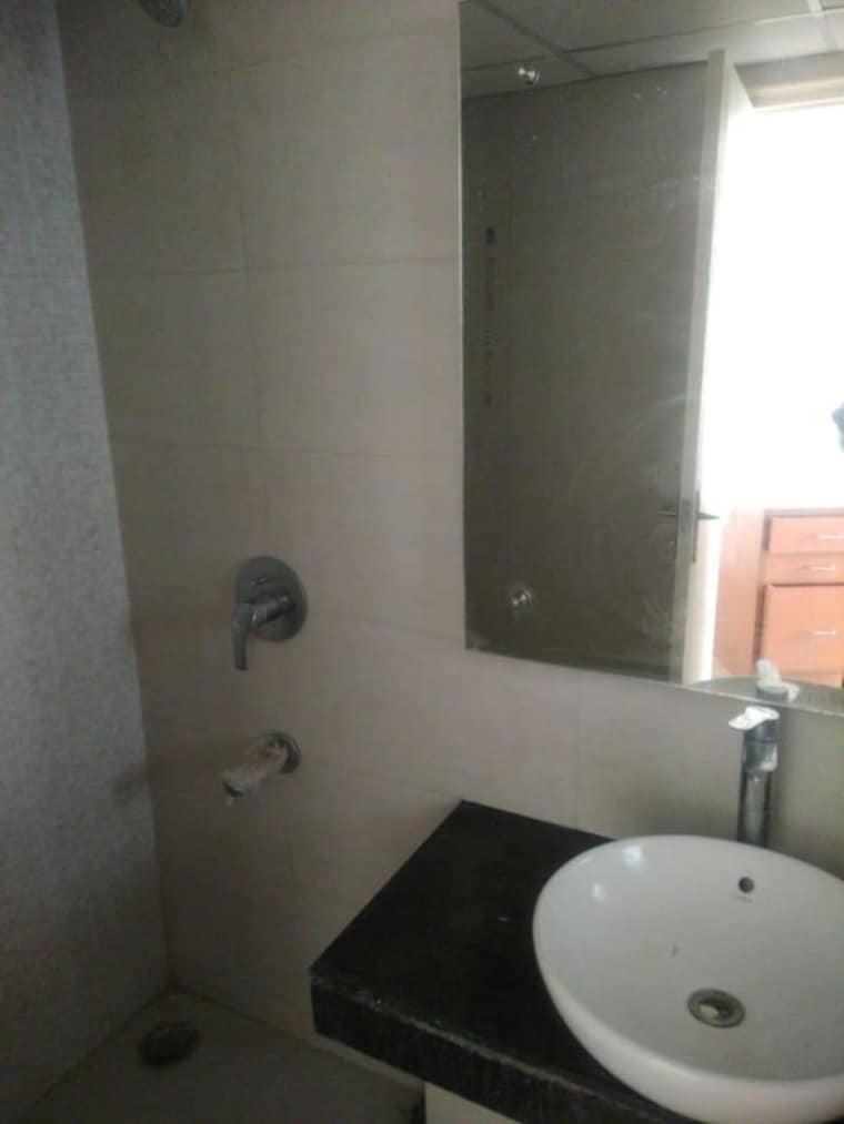 Bathroom, dlf-the-ultima 4 Bedroom 2722 Sq.Ft. Apartment In Sector 81 Gurgaon 10039308