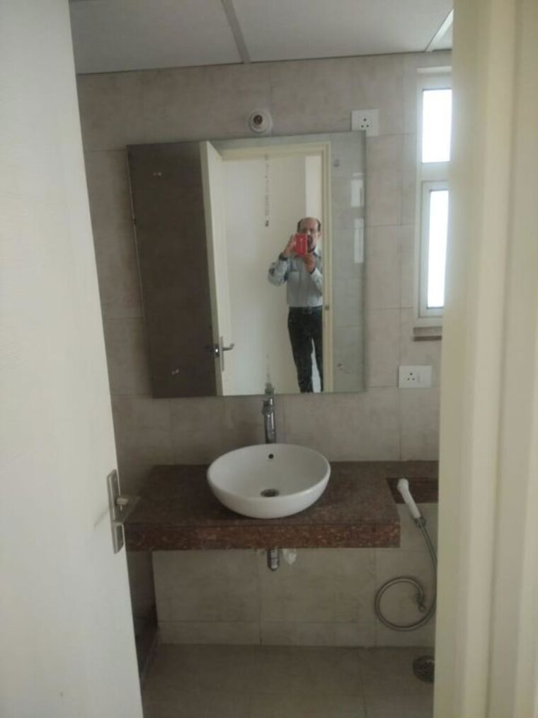 Bathroom, dlf-the-ultima 4 Bedroom 2722 Sq.Ft. Apartment In Sector 81 Gurgaon 10039308