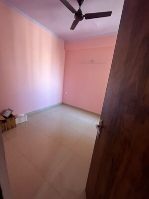 Room in 2 BHK Apartment at Amrapali Golf Homes, Haibatpur – for Rent