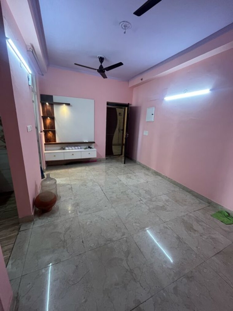 Room, amrapali-golf-homes 2 Bedroom 835 Sq.Ft. Apartment In Haibatpur Greater Noida 10039316