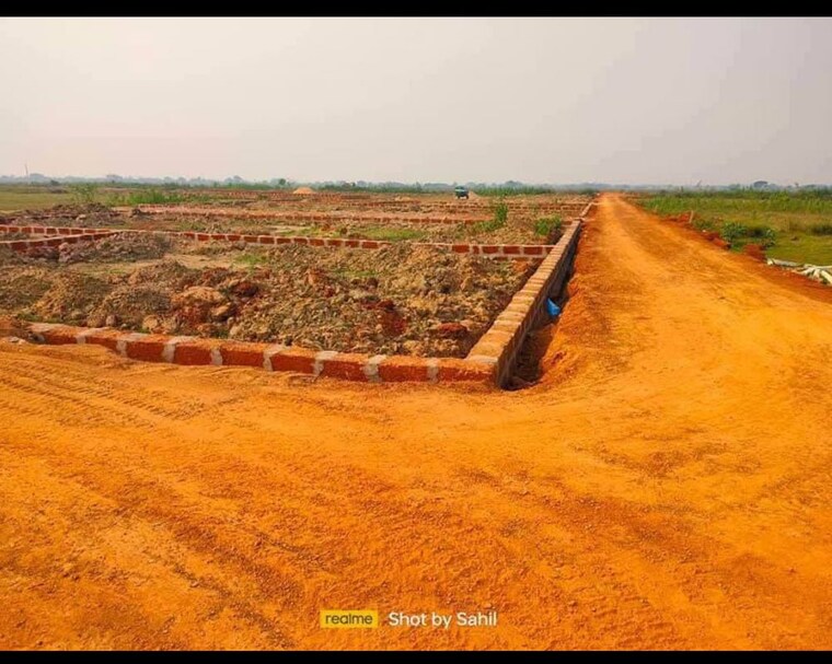 undefined, block h  3330 Sq.Ft. Plot In Block H Greater Noida 10039377