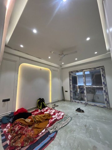 Bedroom in 4 BHK Builder Floor at Palm Residency Chhatarpur, Chattarpur – for Sale