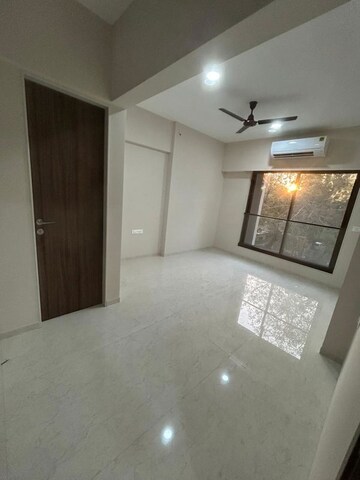 Room in 3 BHK Apartment at Gurukripa Apartment, Chembur – for Rent